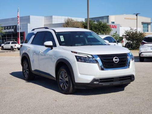 2025 Nissan Pathfinder SV FWD