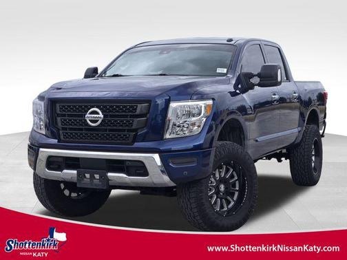 2021 Nissan Titan SV