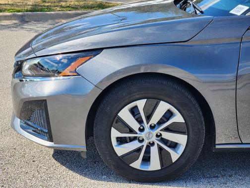 2025 Nissan Altima S FWD