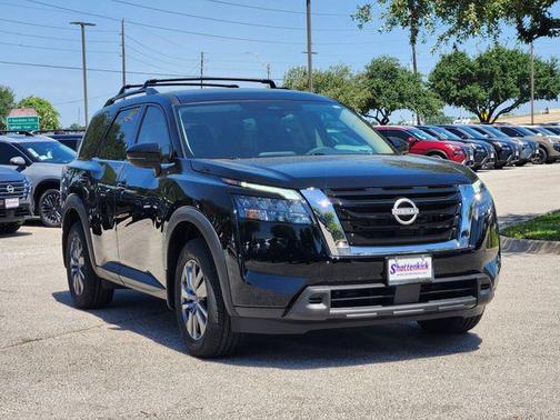 2025 Nissan Pathfinder SV FWD