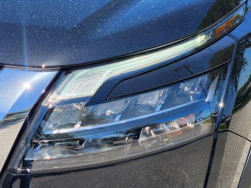2025 Nissan Pathfinder SV FWD