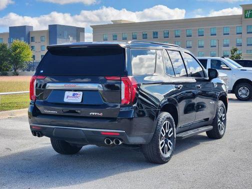 2024 GMC Yukon 4WD AT4