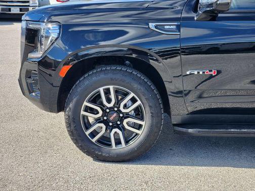 2024 GMC Yukon 4WD AT4