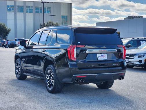 2024 GMC Yukon 4WD AT4