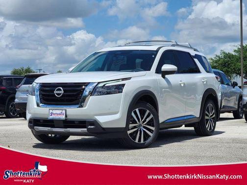2025 Nissan Pathfinder Platinum FWD