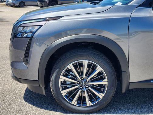 Gun Metallic 2026 Nissan Pathfinder Platinum