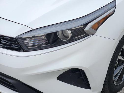 Snow White Pearl 2024 Kia Forte LXS