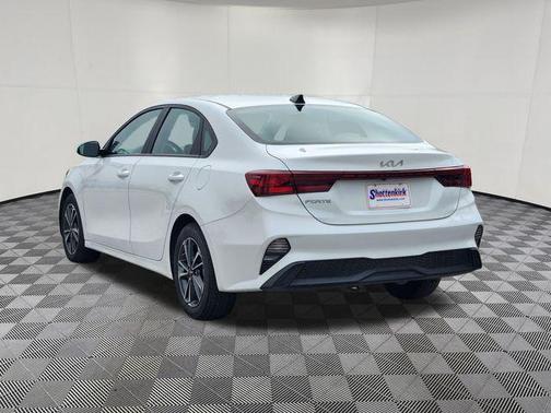 Snow White Pearl 2024 Kia Forte LXS