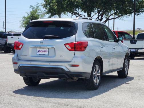 2019 Nissan Pathfinder SV