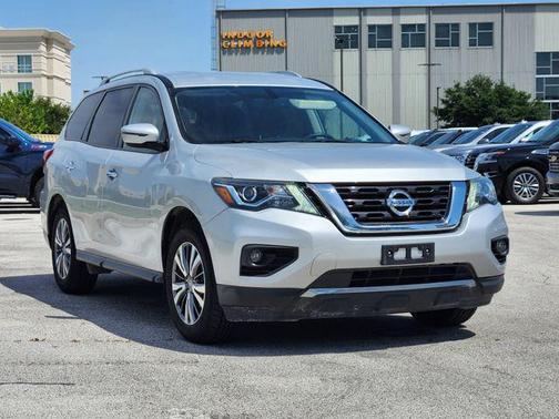 2019 Nissan Pathfinder SV