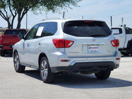 2019 Nissan Pathfinder SV