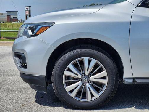 2019 Nissan Pathfinder SV