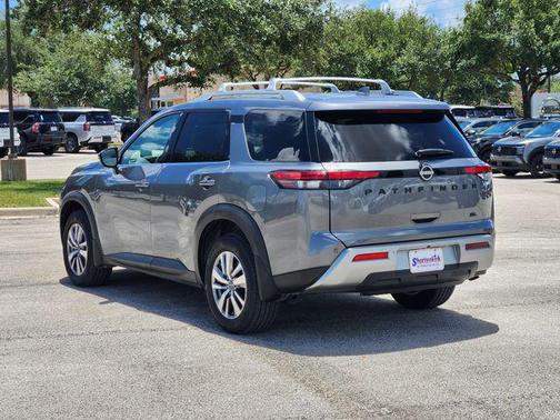 2023 Nissan Pathfinder SL FWD