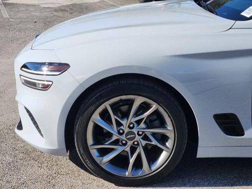 2022 Genesis G70 2.0T RWD