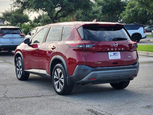 2022 Nissan Rogue SV