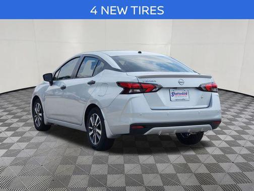 Brilliant Silver Metallic 2025 Nissan Versa 1.6 S