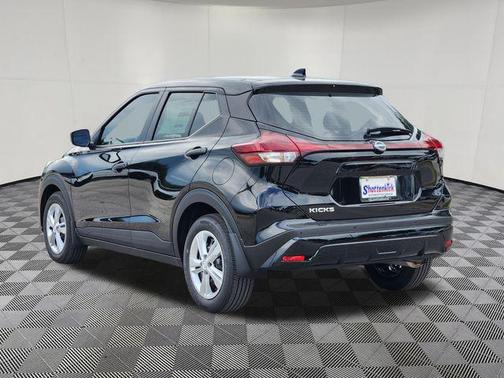 Super Black 2025 Nissan Kicks S
