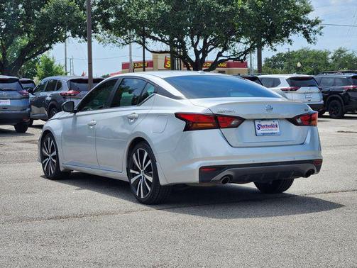 2020 Nissan Altima SR FWD