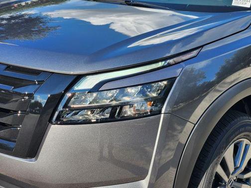 2025 Nissan Pathfinder SV FWD