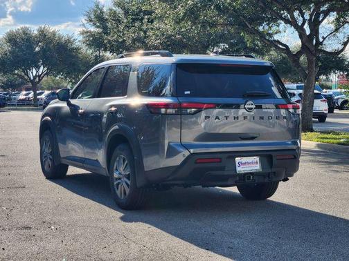 2025 Nissan Pathfinder SV FWD