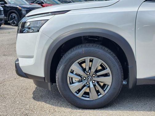 2025 Nissan Pathfinder SV FWD