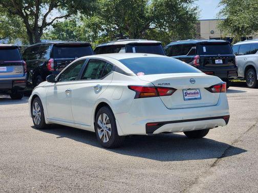 2025 Nissan Altima S FWD