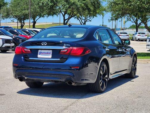 2015 INFINITI Q70L 3.7