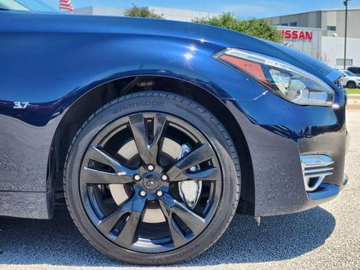 2015 INFINITI Q70L 3.7