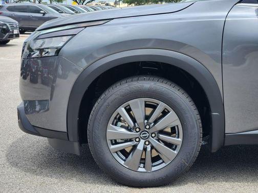 2025 Nissan Pathfinder SV FWD