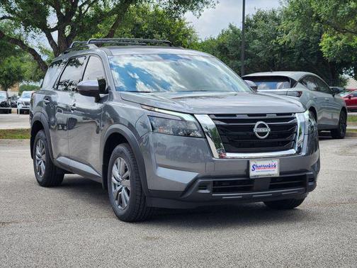 2025 Nissan Pathfinder SV FWD