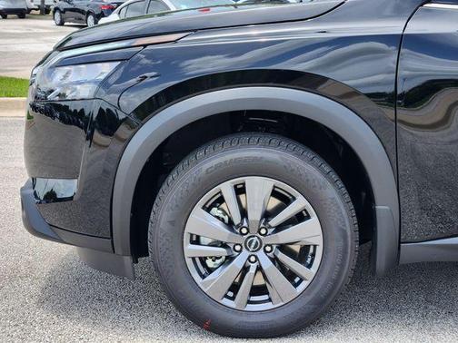 2025 Nissan Pathfinder SV FWD