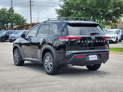 2025 Nissan Pathfinder SV FWD