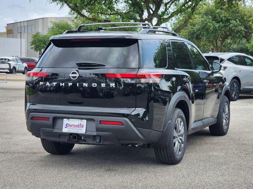2025 Nissan Pathfinder SV FWD