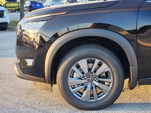 2025 Nissan Pathfinder SV FWD