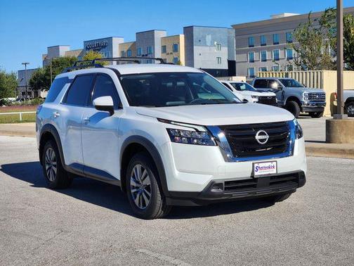 2025 Nissan Pathfinder SV FWD