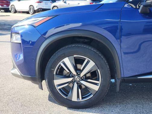 Caspian Blue Metallic/Super Black 2021 Nissan Rogue Platinum