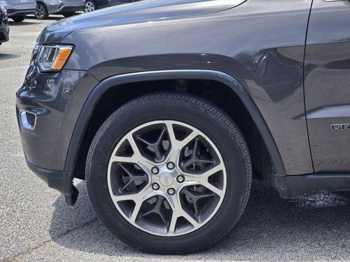 Granite Crystal Metallic Clearcoat 2019 Jeep Grand Cherokee Limited
