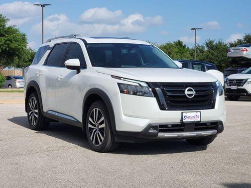 2025 Nissan Pathfinder Platinum FWD