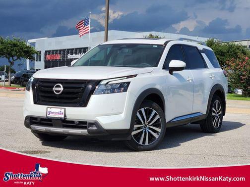 2025 Nissan Pathfinder Platinum FWD