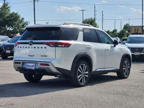 2025 Nissan Pathfinder Platinum FWD
