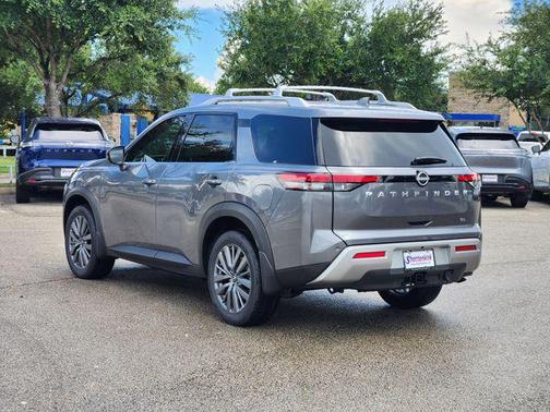 2025 Nissan Pathfinder SL FWD