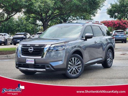2025 Nissan Pathfinder SL FWD