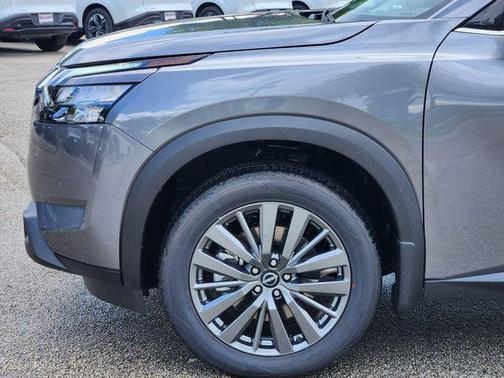 2025 Nissan Pathfinder SL FWD
