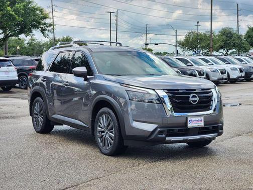 2025 Nissan Pathfinder SL FWD