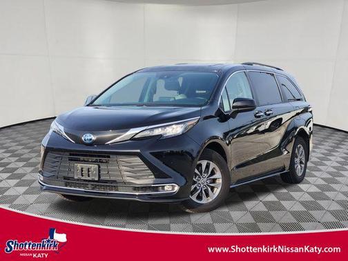 2023 Toyota Sienna XLE