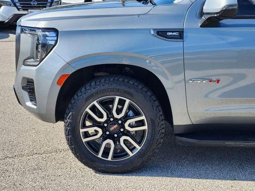 2023 GMC Yukon XL 4WD AT4