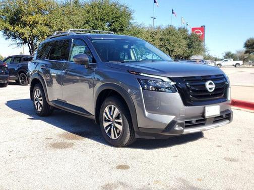 2025 Nissan Pathfinder SL FWD