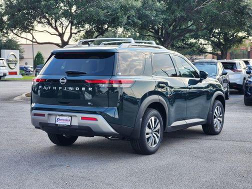2025 Nissan Pathfinder SL FWD