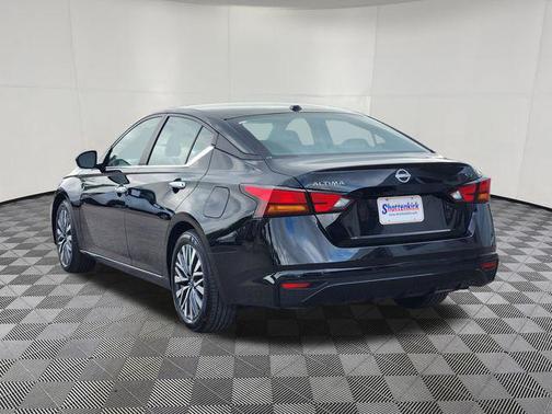Super Black 2024 Nissan Altima 2.5 SV