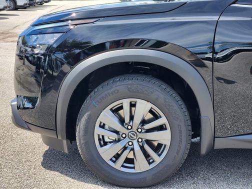 2025 Nissan Pathfinder SV FWD